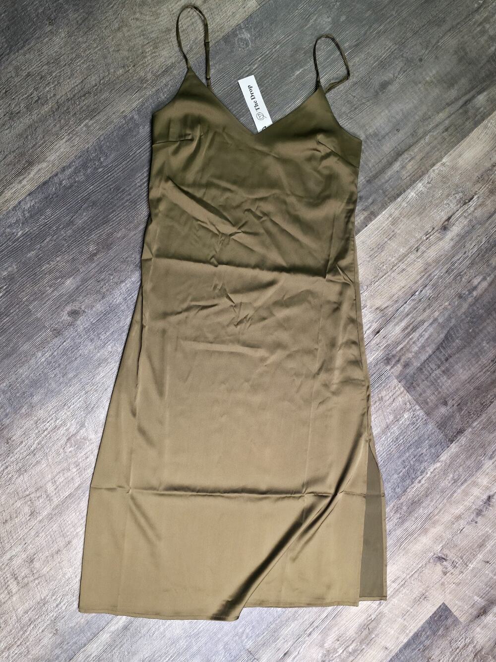 The Drop Ana Slip Dress Dark Olive Green Womens XS NWT V-Neck Side Slit Satin